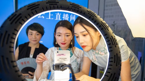 Instagram-Like Xiaohongshu Makes Inroads with E-Commerce Sales