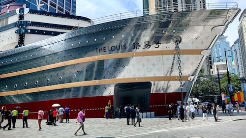 LVMH Struggles to Bounce Back Amid Deepening Luxury Downturn